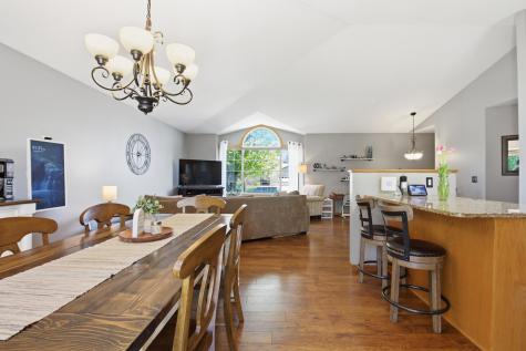 681 W River Drive New London MN 56273