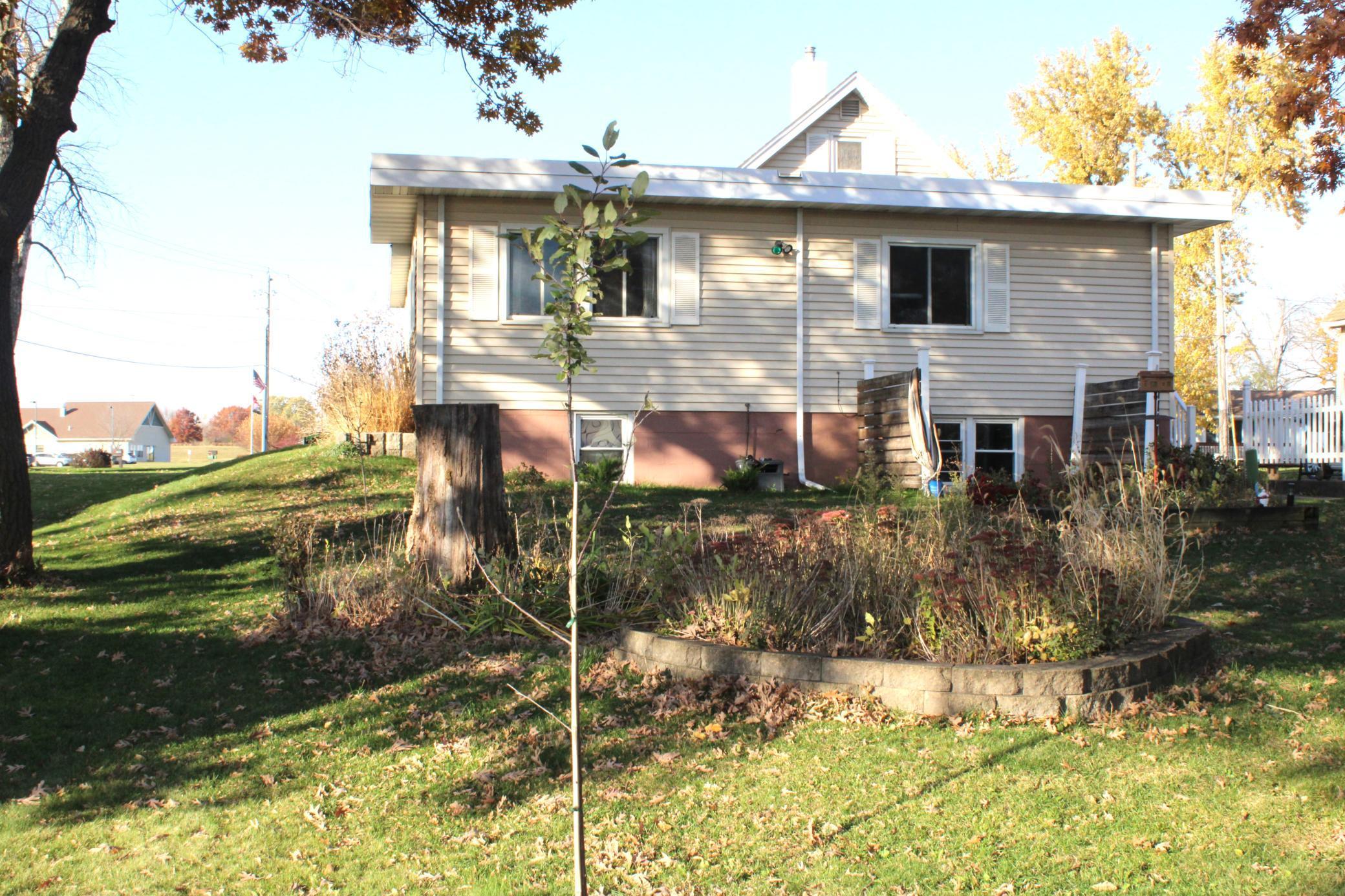 1802 10th Place NE Austin MN 55912