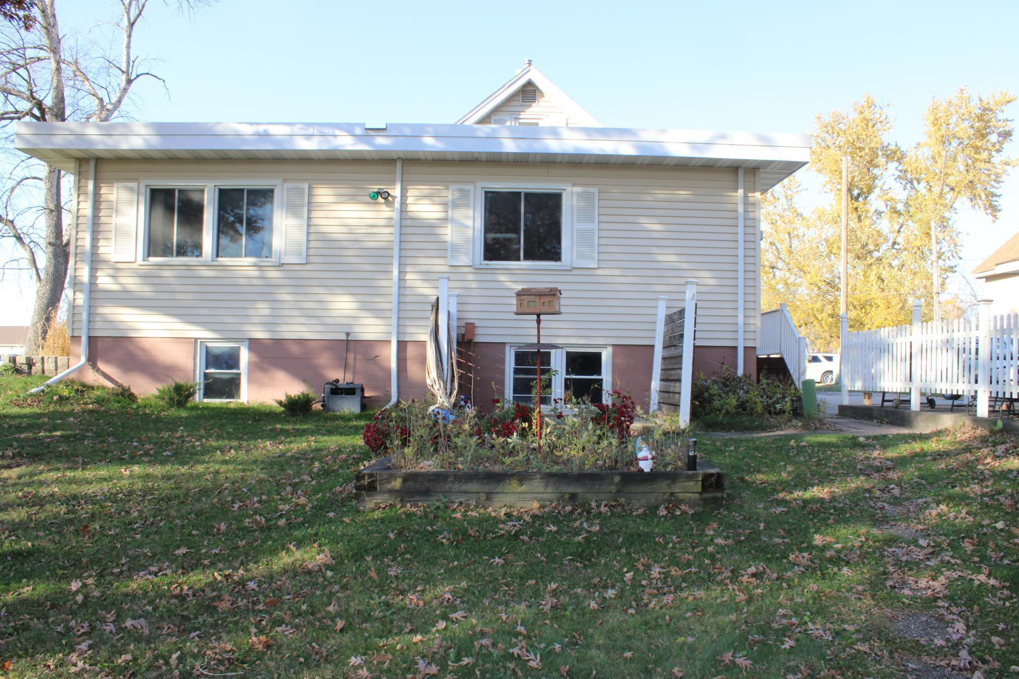 1802 10th Place NE Austin MN 55912