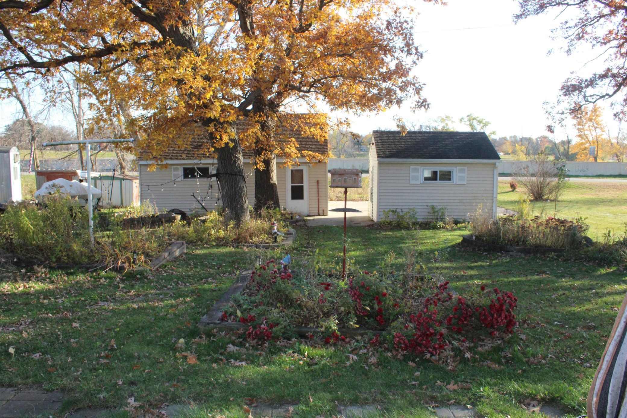 1802 10th Place NE Austin MN 55912