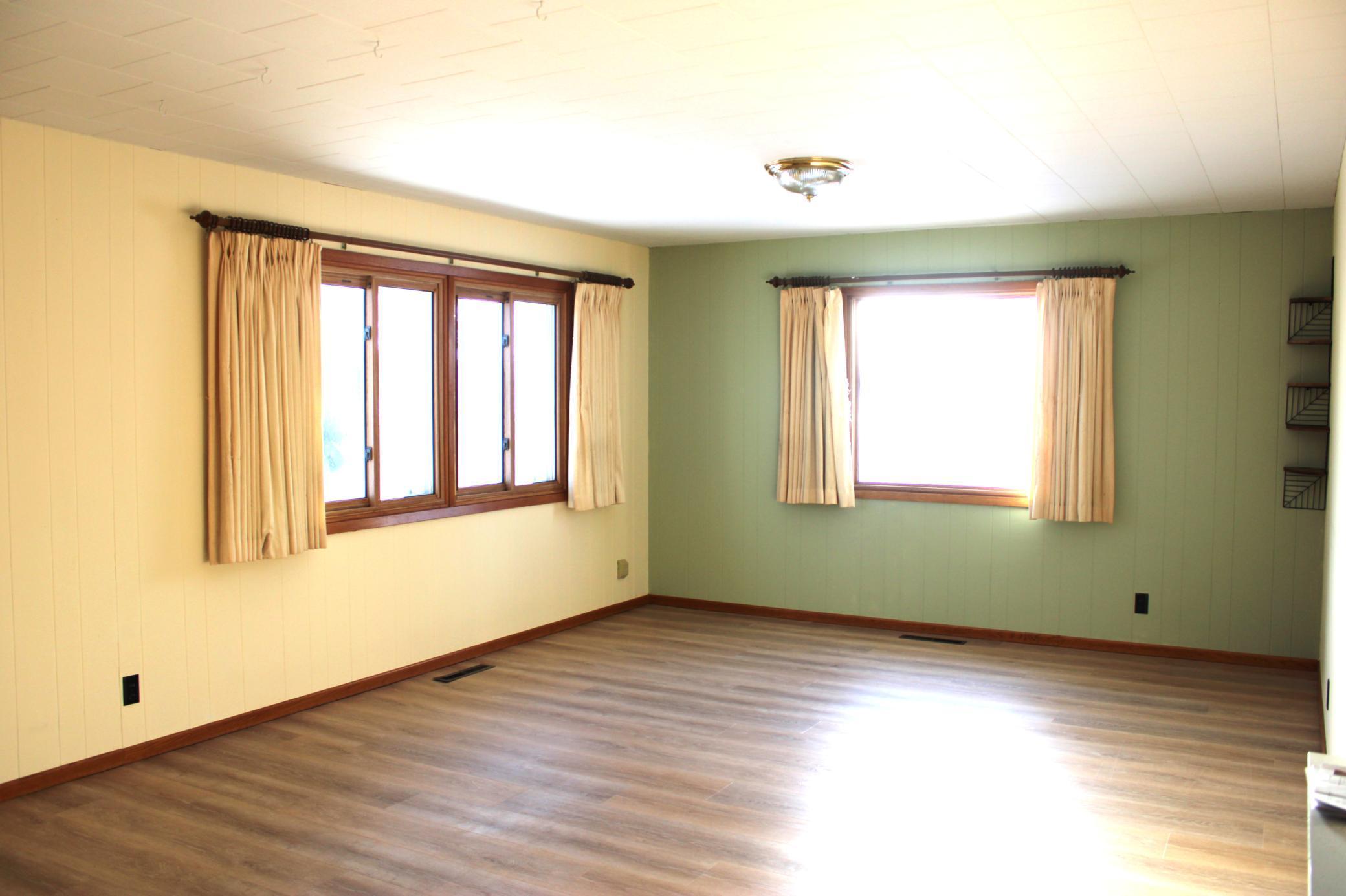 1802 10th Place NE Austin MN 55912