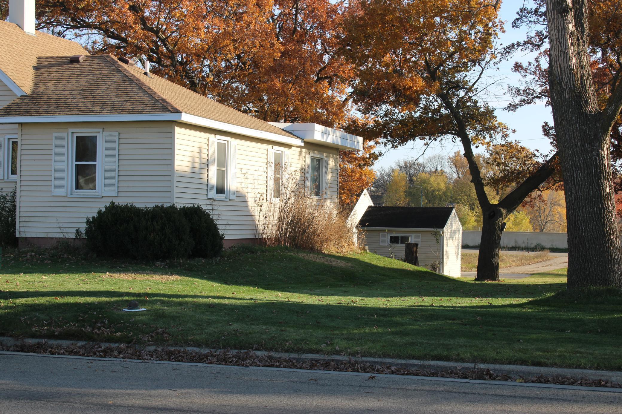 1802 10th Place NE Austin MN 55912