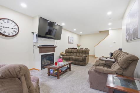 2058 Parkway Avenue Shakopee MN 55379