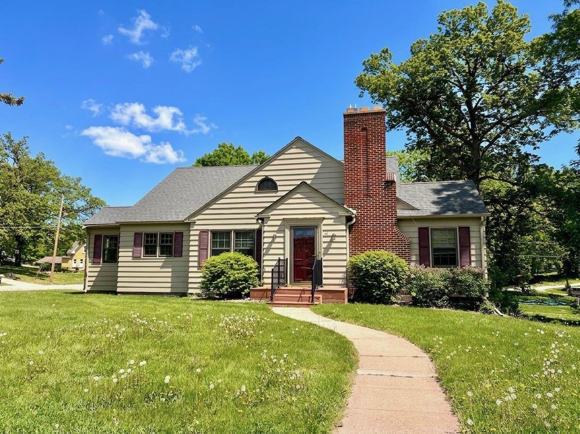 26 Birch Street NE New London MN 56273