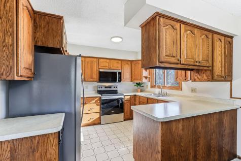 709 83rd Avenue N Brooklyn Park MN 55444