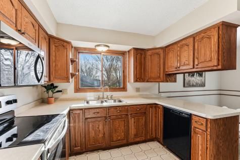 709 83rd Avenue N Brooklyn Park MN 55444
