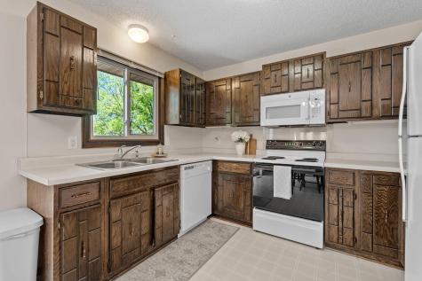 6605 Chesshire Lane N Maple Grove MN 55311