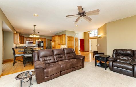 2827 Oakview Drive NE Rochester MN 55906