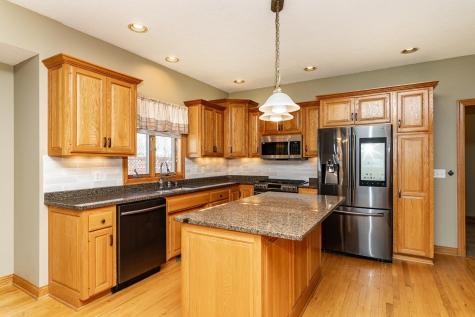 2827 Oakview Drive NE Rochester MN 55906