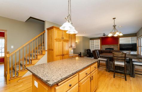 2827 Oakview Drive NE Rochester MN 55906