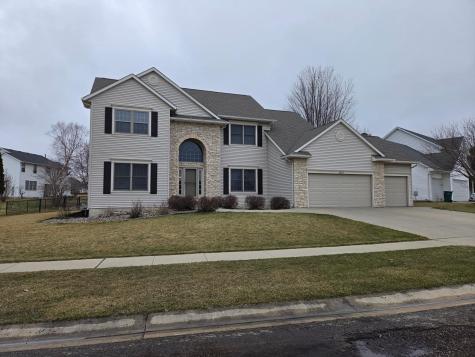 2827 Oakview Drive NE Rochester MN 55906