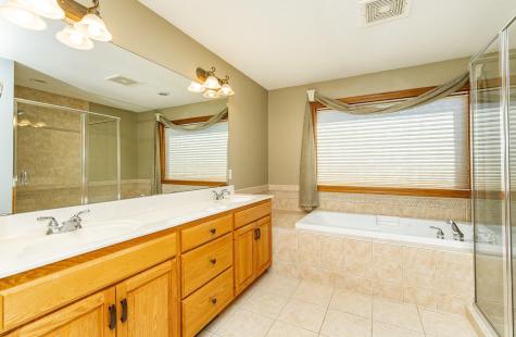 2827 Oakview Drive NE Rochester MN 55906