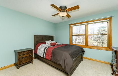 2827 Oakview Drive NE Rochester MN 55906