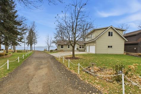 1575 White Cloud Drive S Isle MN 56342