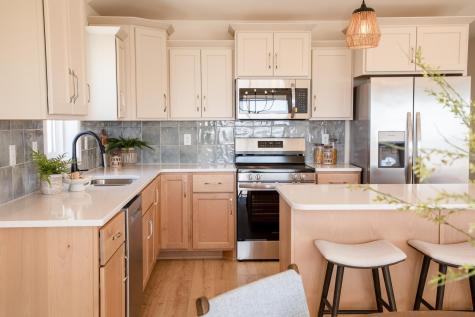 885 2nd Avenue Horace ND 58047