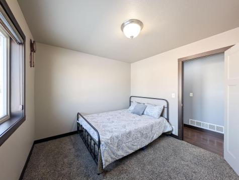 6810 24 Street S Fargo ND 58104