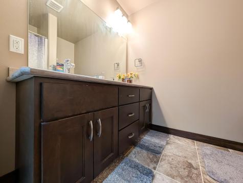 6810 24 Street S Fargo ND 58104