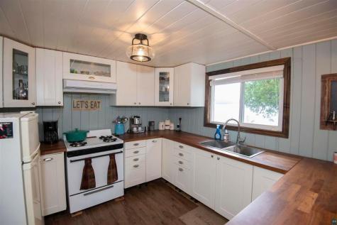 89 Boulder Boulevard Hovland MN 55606