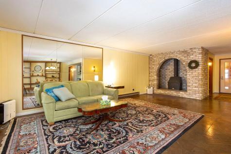1516 Twin Springs Road Houlton WI 54082
