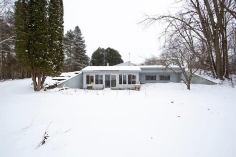 1516 Twin Springs Road Houlton WI 54082