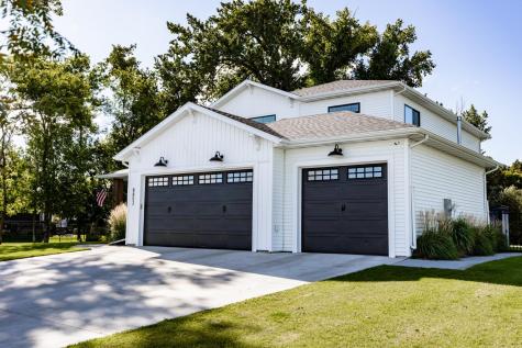 8852 Lost River Road Horace ND 58047