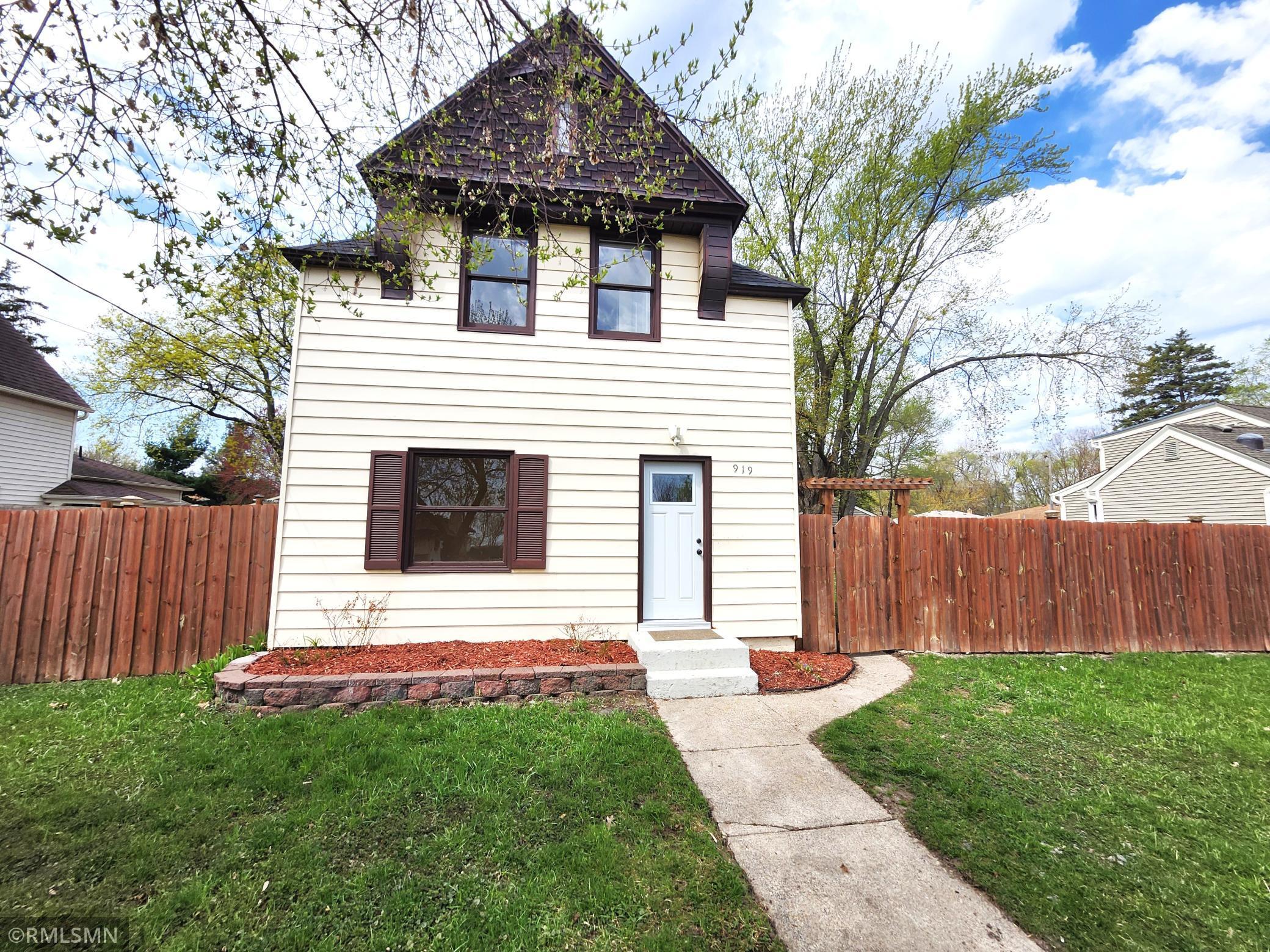 919 Warner Avenue South Saint Paul MN 55075
