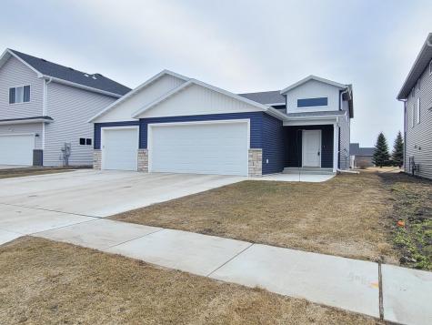 2308 36th Avenue S Moorhead MN 56560