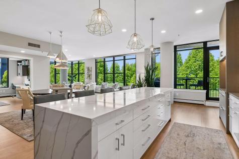 215 10th Avenue S Minneapolis MN 55415