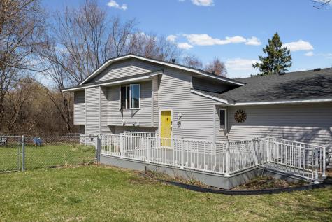 7517 Xerxes Avenue N Brooklyn Park MN 55444