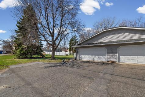 7517 Xerxes Avenue N Brooklyn Park MN 55444