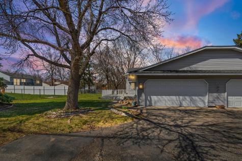 7517 Xerxes Avenue N Brooklyn Park MN 55444