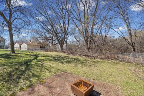 7517 Xerxes Avenue N Brooklyn Park MN 55444