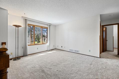 7517 Xerxes Avenue N Brooklyn Park MN 55444