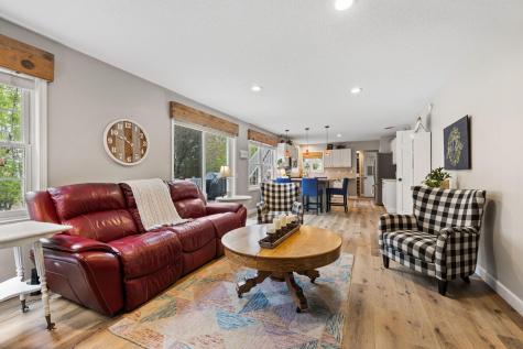 31789 Lakeway Drive NE Cambridge MN 55008