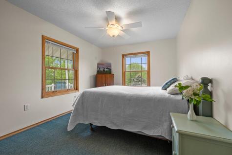 31789 Lakeway Drive NE Cambridge MN 55008