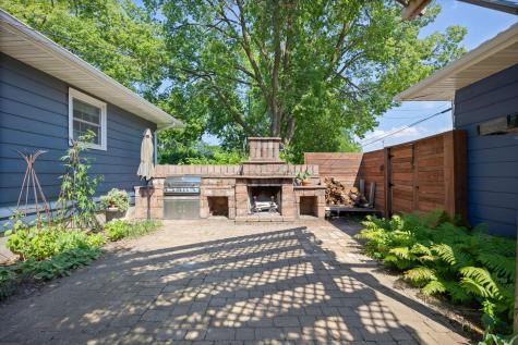 1028 13th Street E Glencoe MN 55336