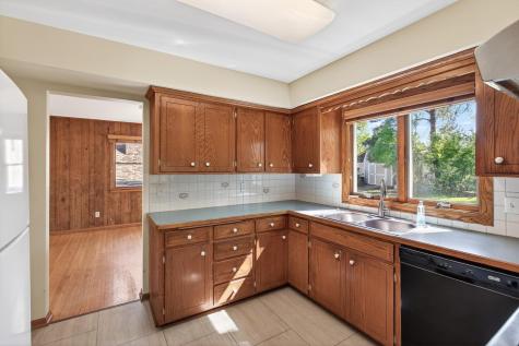 2431 Francis Street South Saint Paul MN 55075