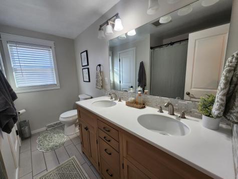 1006 Maplehill Drive Albert Lea MN 56007