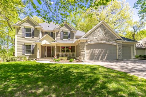 472 Vadnais Lake Drive Vadnais Heights MN 55127