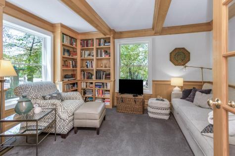 472 Vadnais Lake Drive Vadnais Heights MN 55127