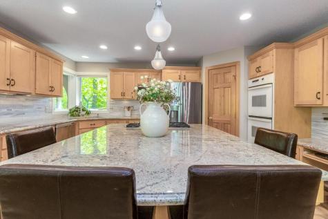 472 Vadnais Lake Drive Vadnais Heights MN 55127