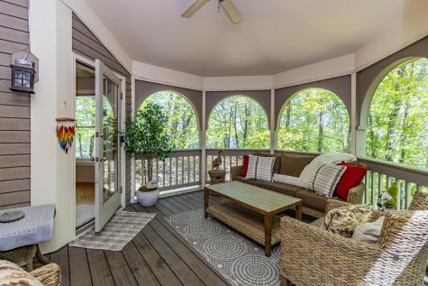 472 Vadnais Lake Drive Vadnais Heights MN 55127