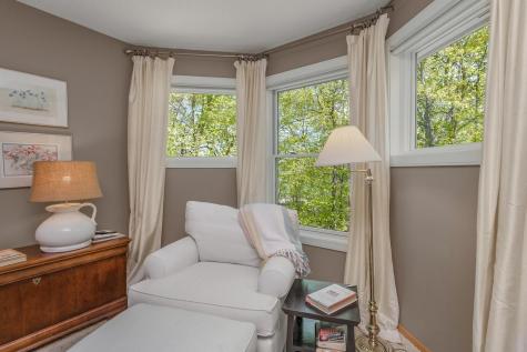 472 Vadnais Lake Drive Vadnais Heights MN 55127
