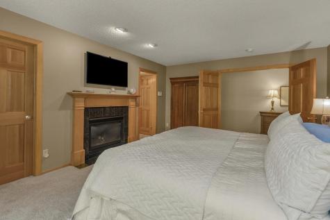 472 Vadnais Lake Drive Vadnais Heights MN 55127