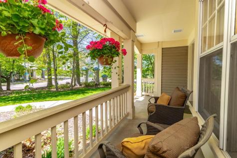 472 Vadnais Lake Drive Vadnais Heights MN 55127
