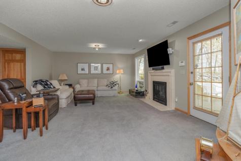 472 Vadnais Lake Drive Vadnais Heights MN 55127