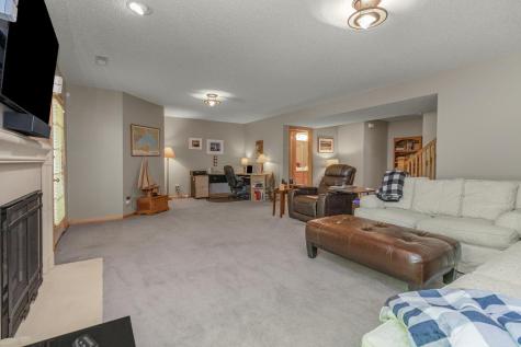 472 Vadnais Lake Drive Vadnais Heights MN 55127
