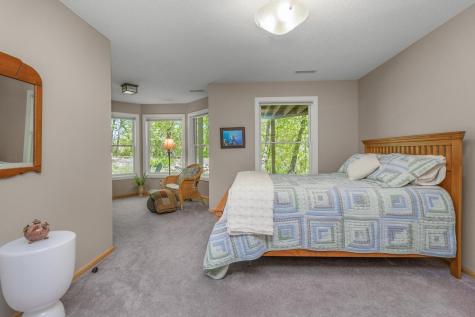 472 Vadnais Lake Drive Vadnais Heights MN 55127