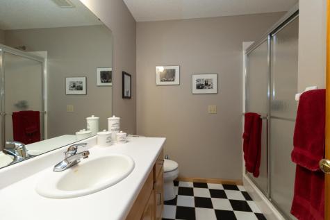 472 Vadnais Lake Drive Vadnais Heights MN 55127