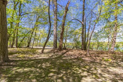 472 Vadnais Lake Drive Vadnais Heights MN 55127